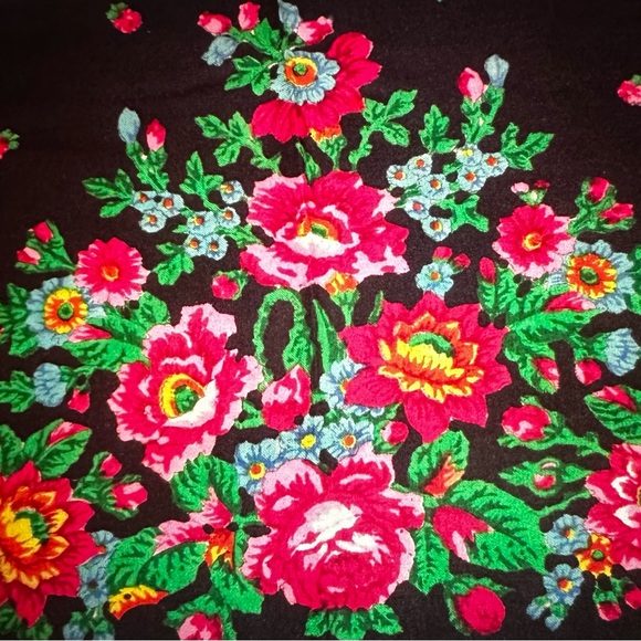 Vintage Pavlovo Posad Wool Shawl with Silk Fringe - Collectible, Bright - Picture 4 of 6